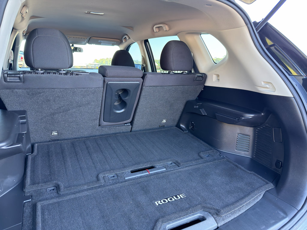 Used 2017 Nissan Rogue SV w/ Midnight Edition FWD image 15
