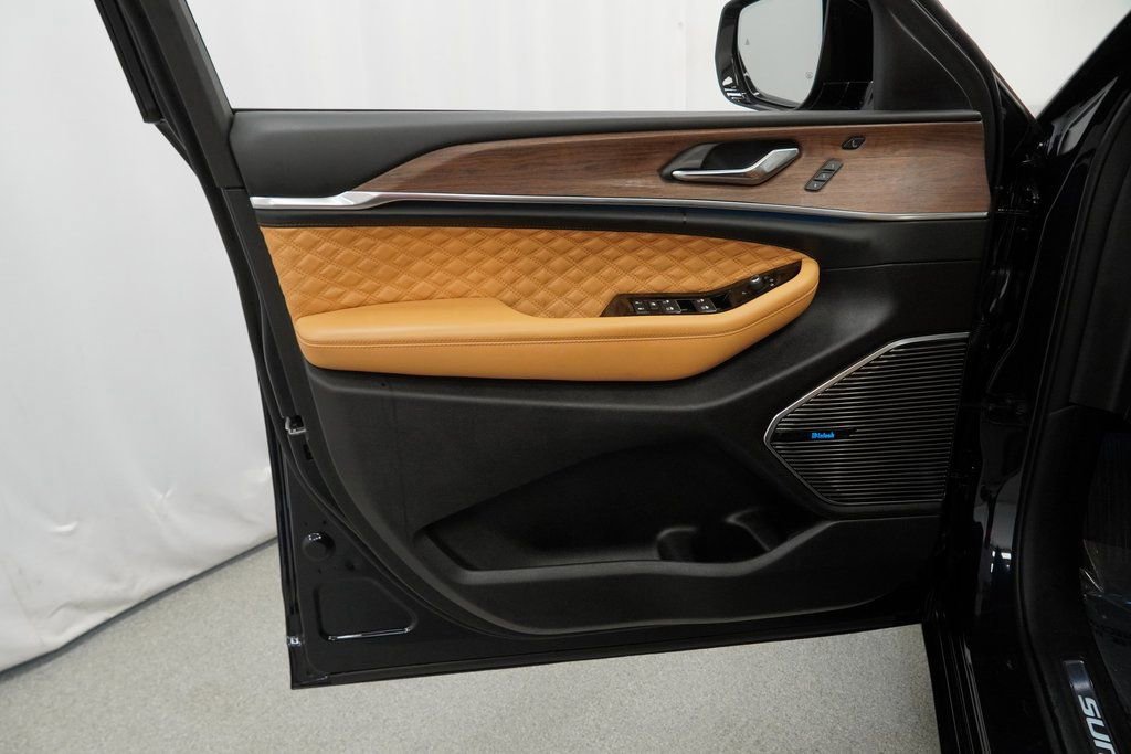 Certified 2024 Jeep Grand Cherokee L Summit w/ High Altitude Package image 41