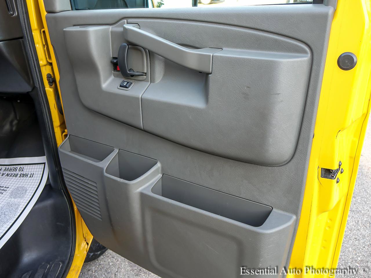 Used 2021 GMC Savana 3500 Extended w/ Power Convenience Package RWD image 18