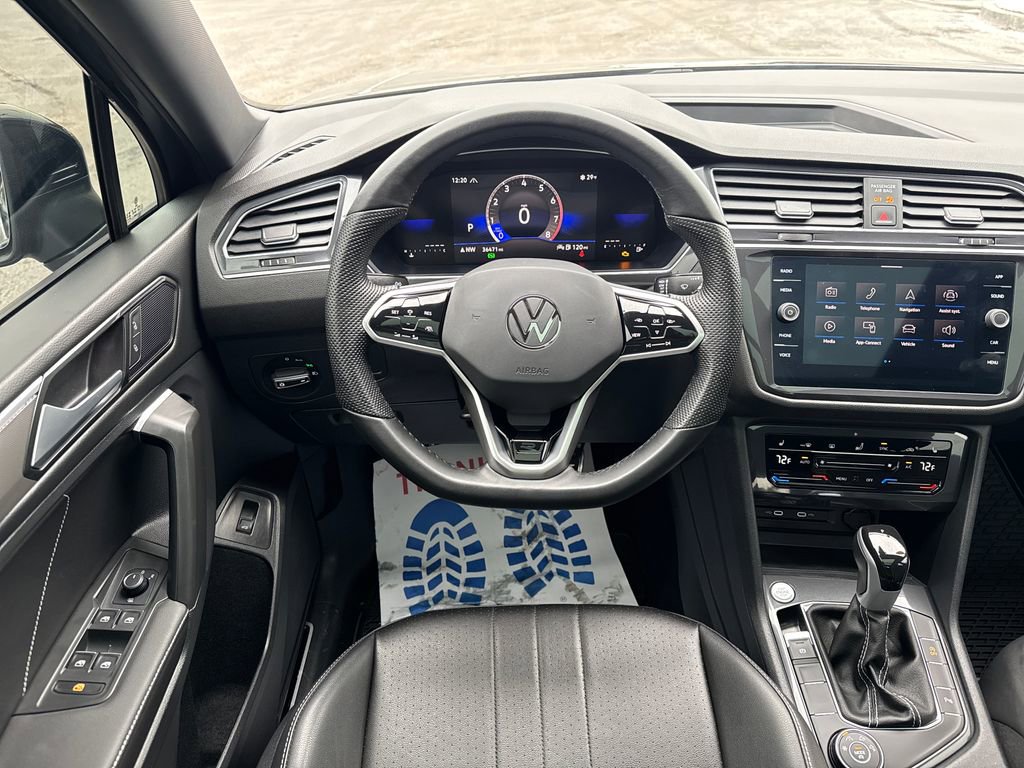 Used 2024 Volkswagen Tiguan SE R-Line image 15