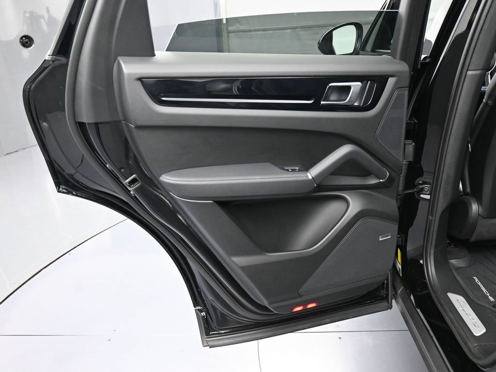 Certified 2023 Porsche Cayenne image 23