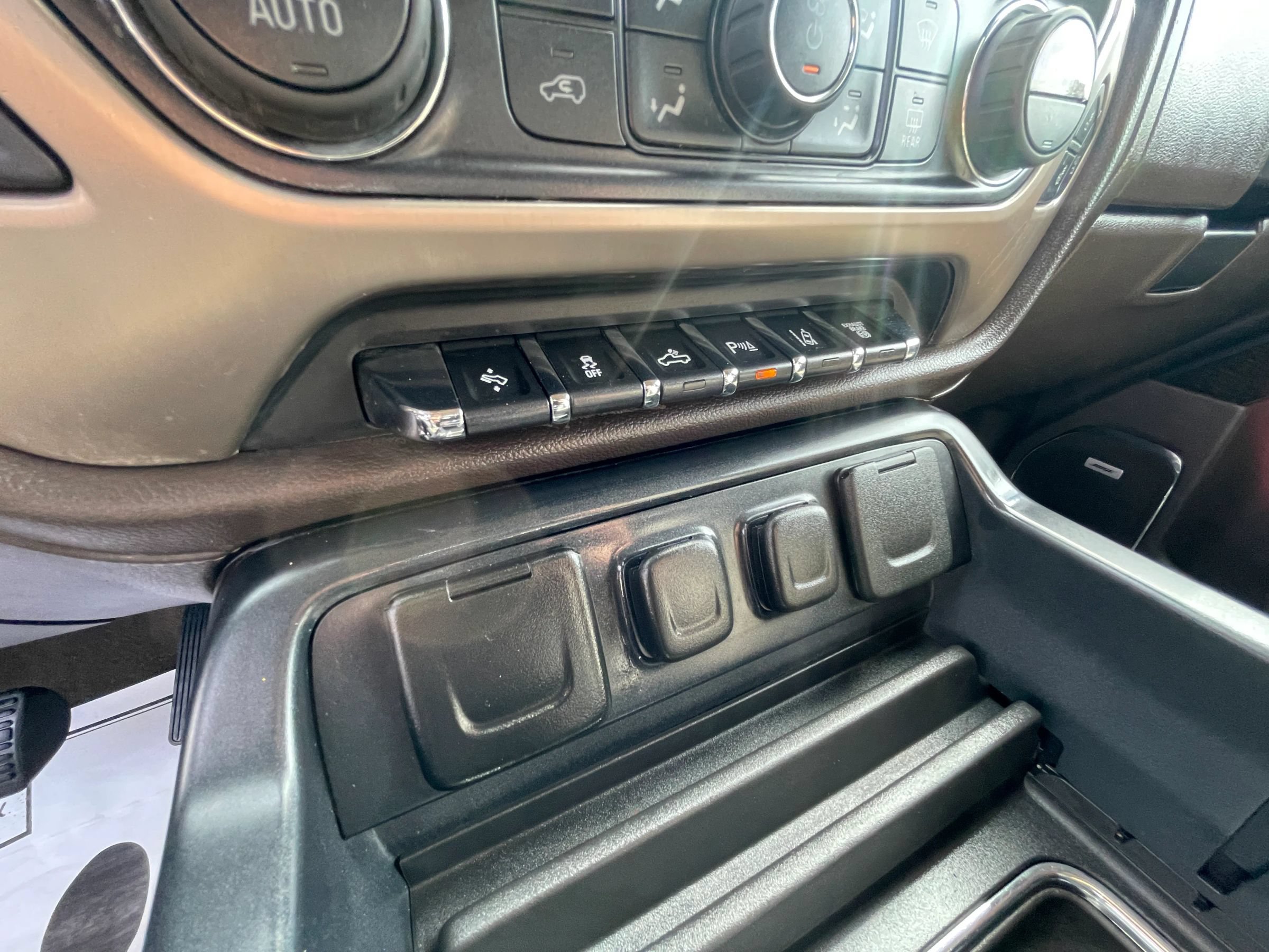 Used 2015 GMC Sierra 3500 Denali w/ Duramax Plus Package AWD/4WD image 16