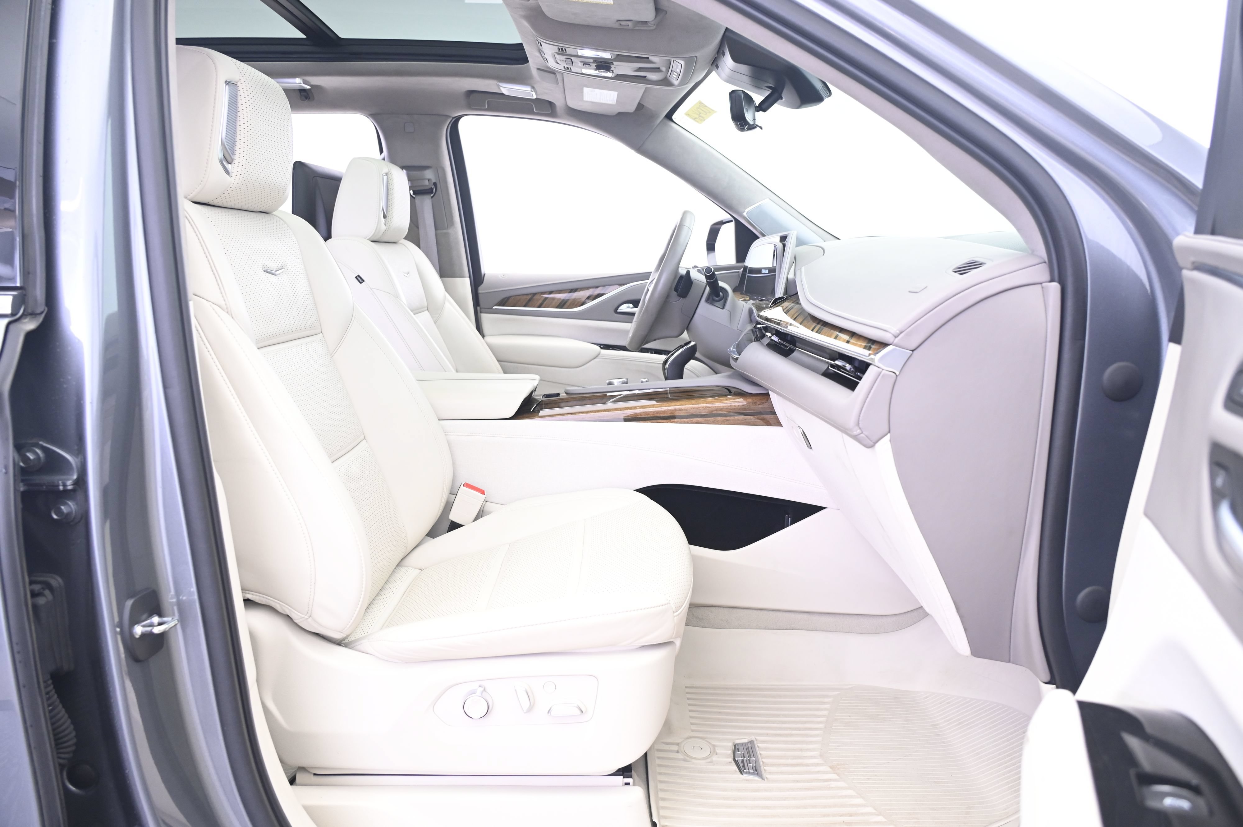 Used 2022 Cadillac Escalade ESV Premium Luxury Platinum AWD/4WD image 25
