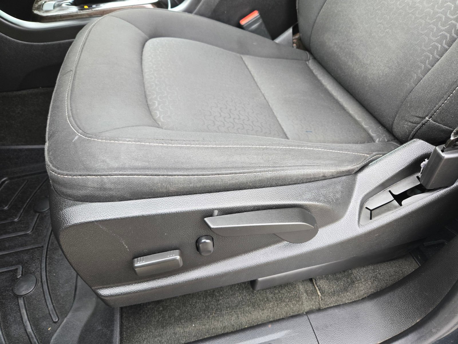 Used 2018 GMC Canyon SLE w/ SLE Convenience Package RWD image 19