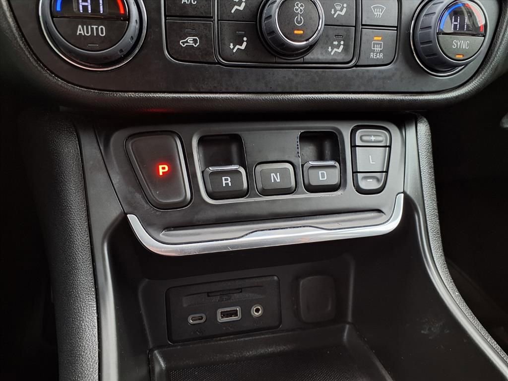 Used 2019 GMC Terrain Denali w/ Advanced Safety Package image 11