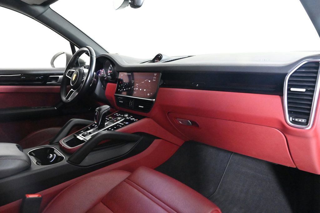Certified 2022 Porsche Cayenne image 17