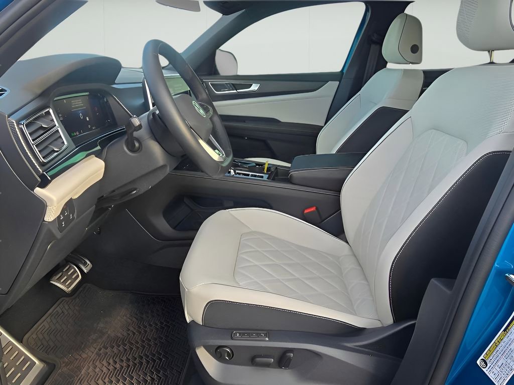 Used 2025 Volkswagen Atlas Cross Sport SEL Premium R-Line image 12