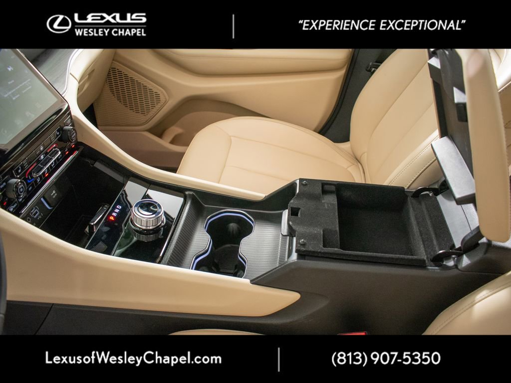 Used 2024 Jeep Grand Cherokee L Limited w/ Black Appearance Package RWD image 32