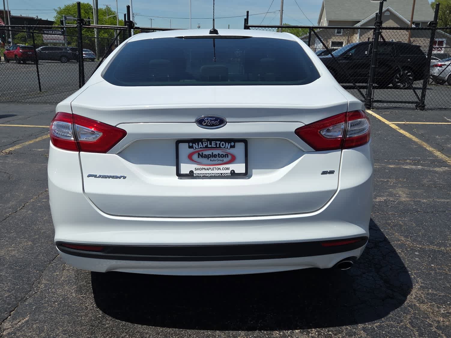 Used 2015 Ford Fusion SE FWD image 6