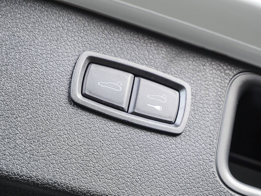 New 2026 Porsche Macan image 33