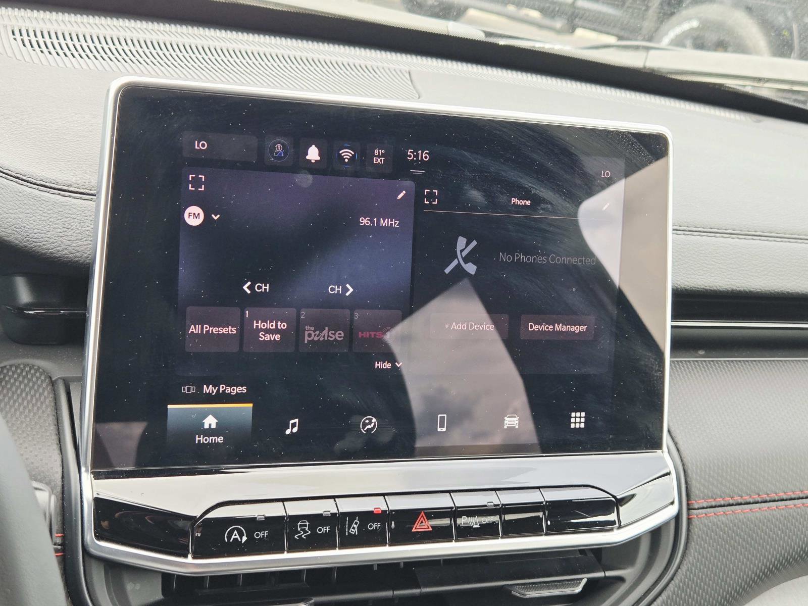 Used 2024 Jeep Compass Trailhawk AWD/4WD image 28