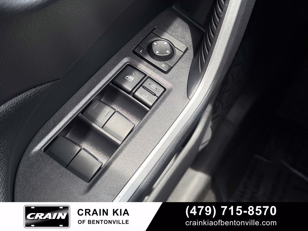 Used 2025 Toyota RAV4 LE AWD/4WD image 10
