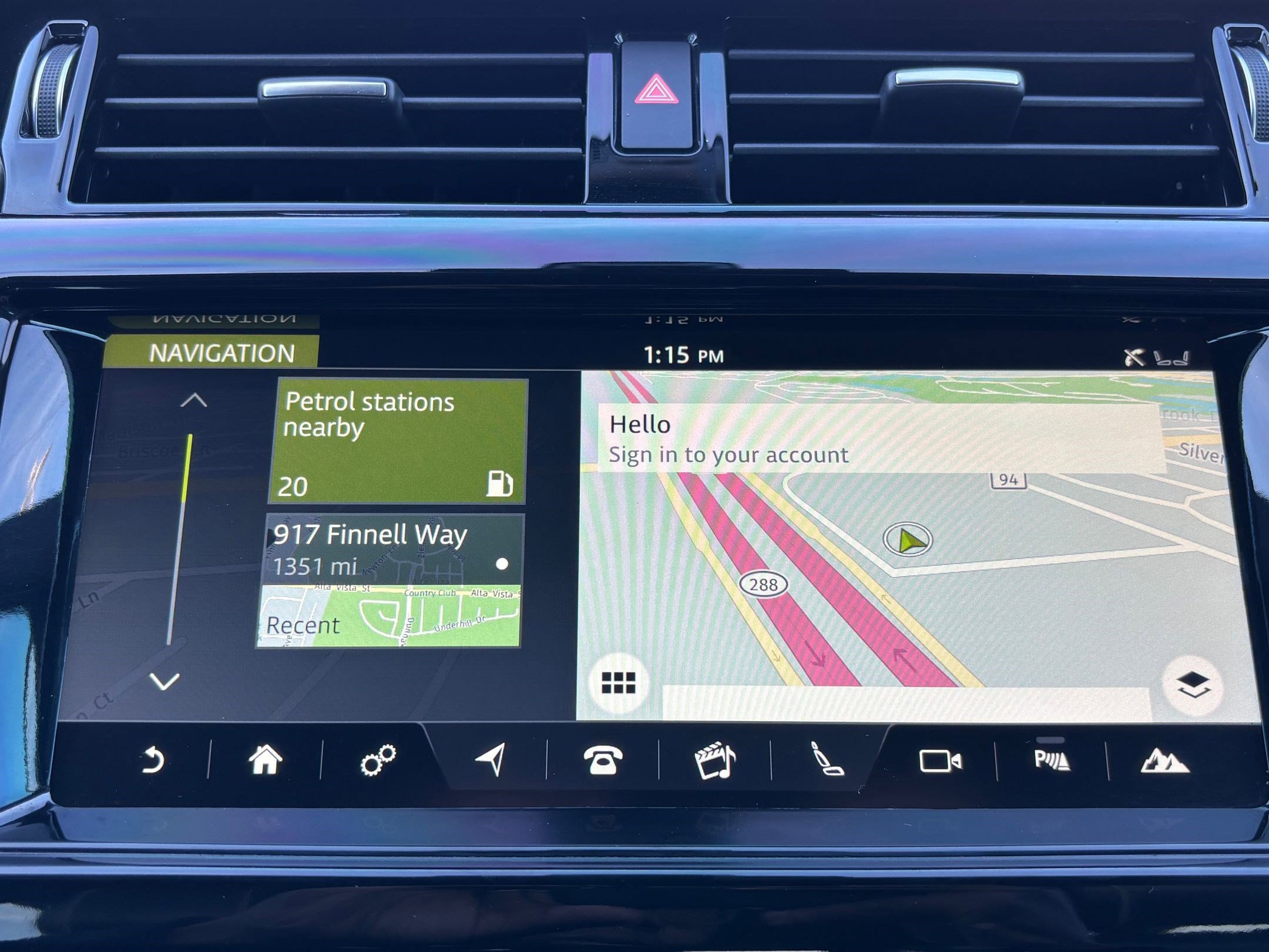 Used 2017 Land Rover Discovery HSE image 24