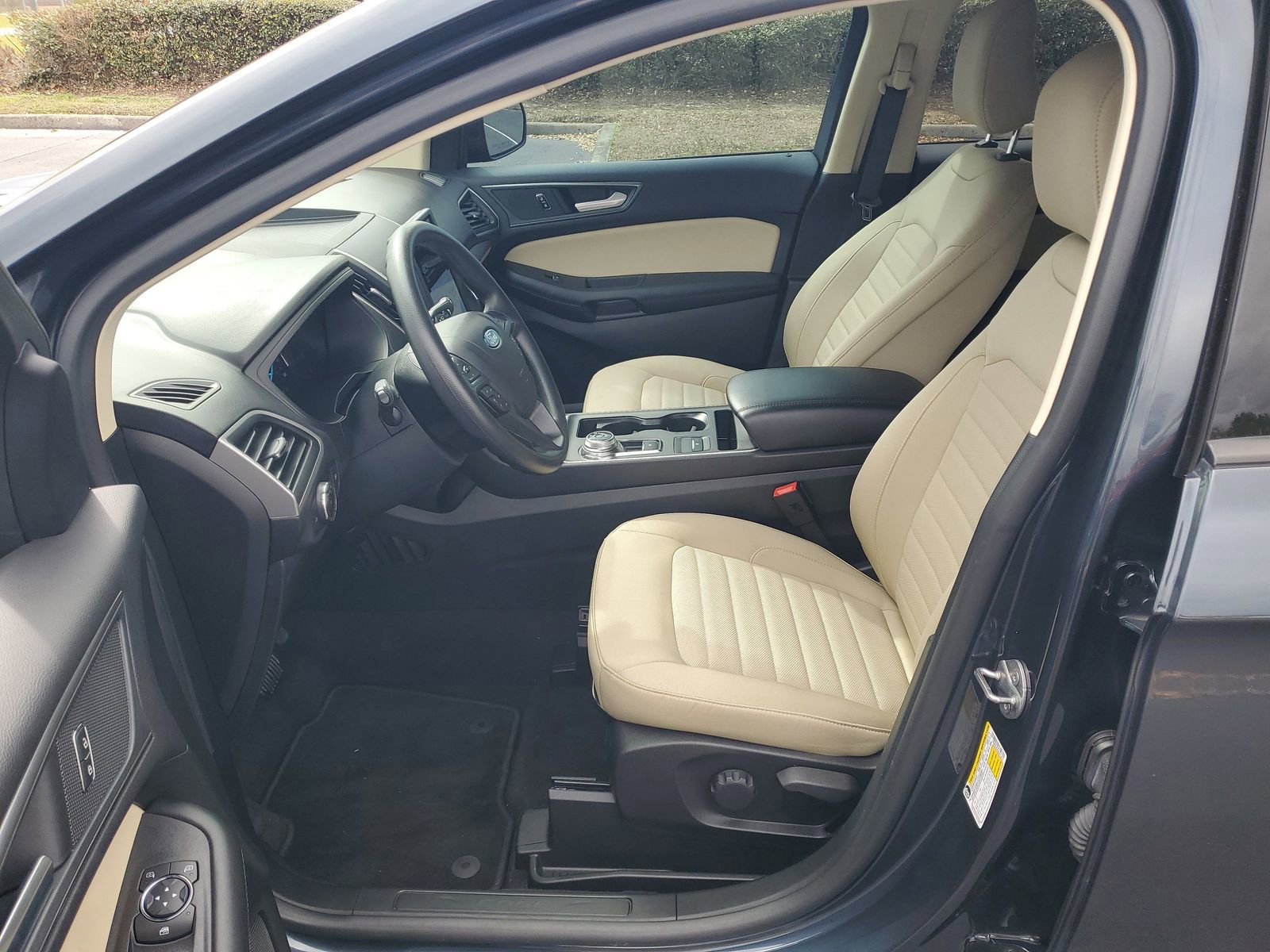 Certified 2024 Ford Edge SE image 16