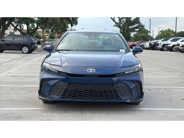 Used 2025 Toyota Camry SE FWD image 2