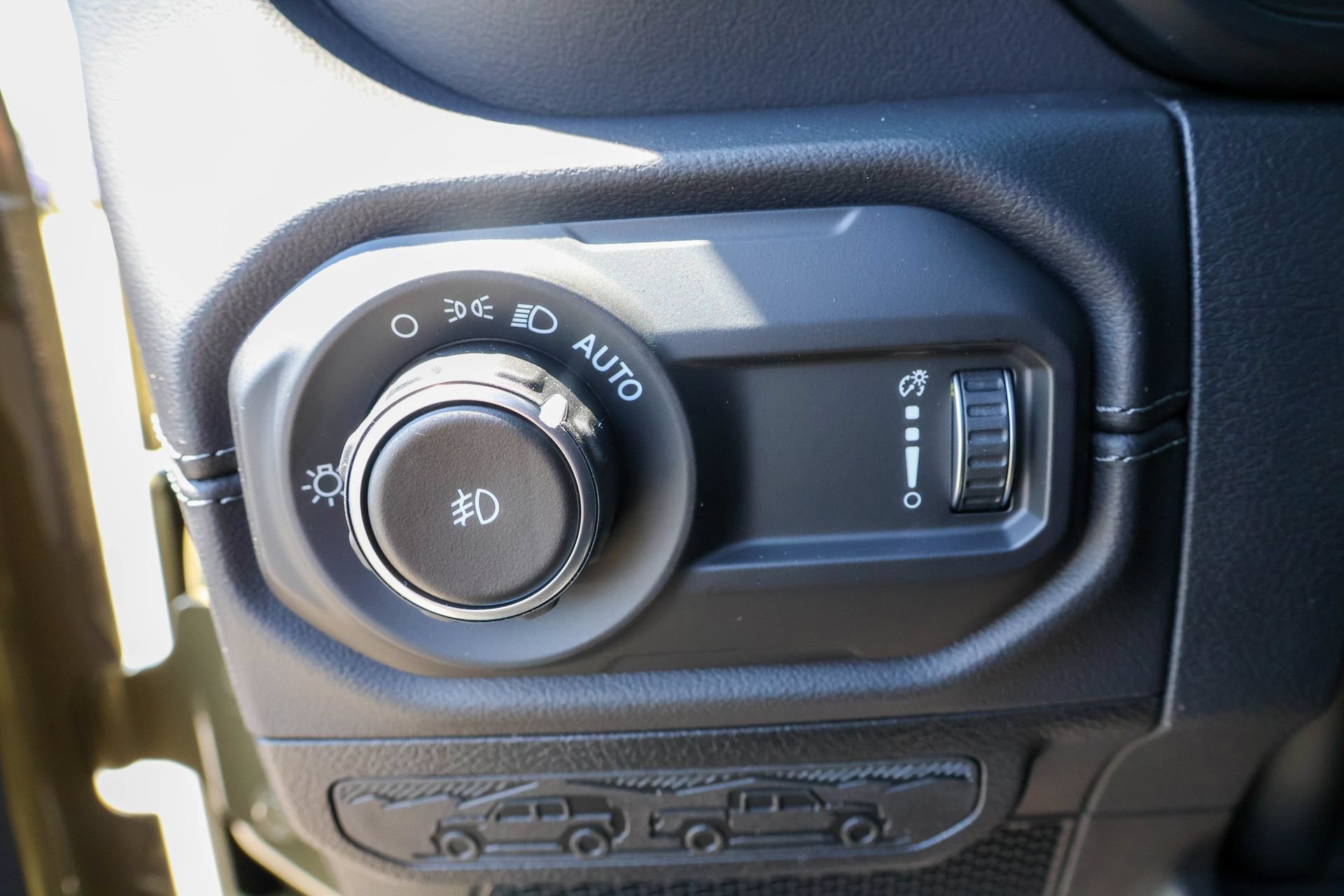 New 2026 Jeep Wrangler Unlimited Sahara AWD/4WD image 29