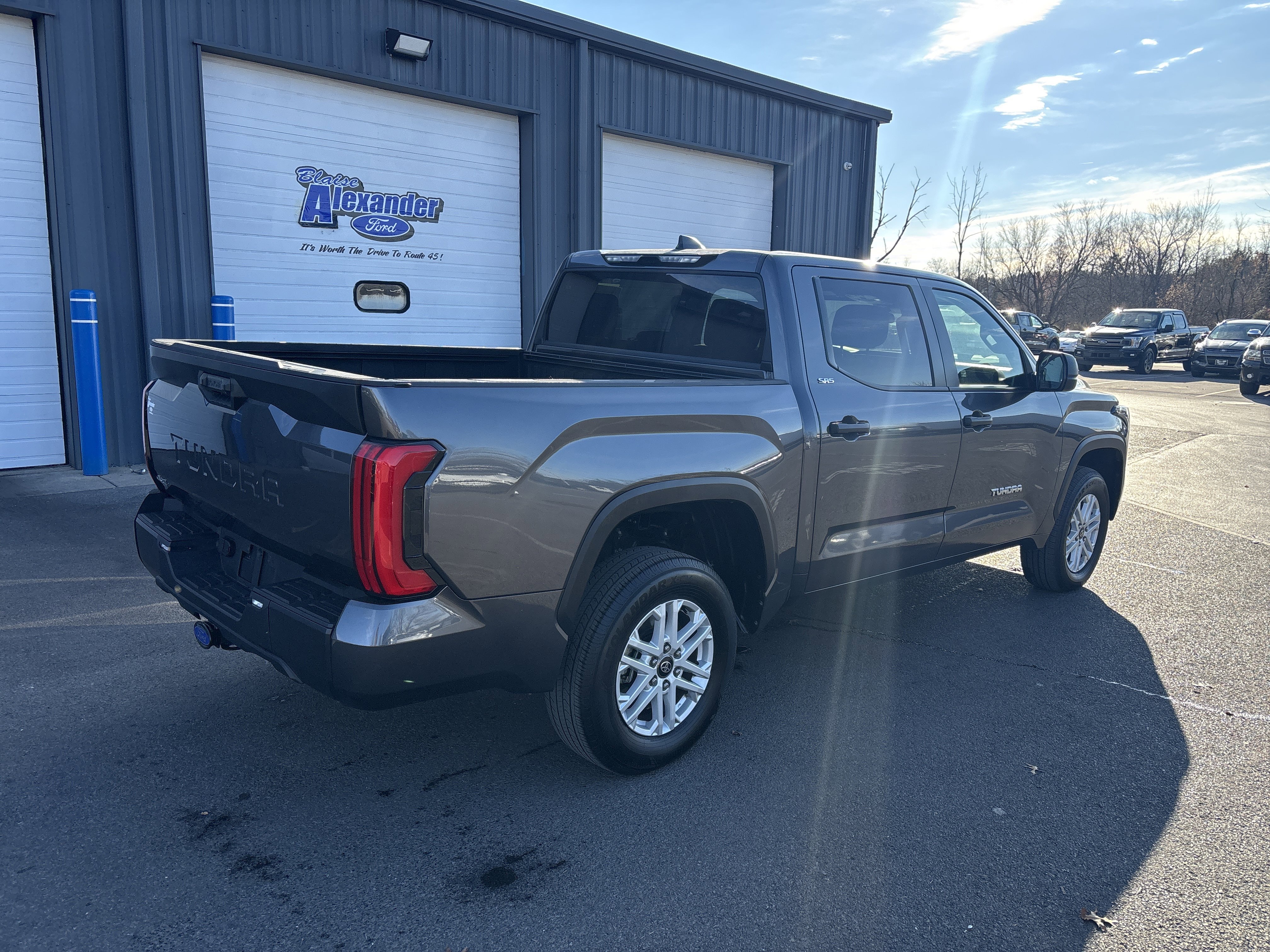 Used 2025 Toyota Tundra SR5 video 3