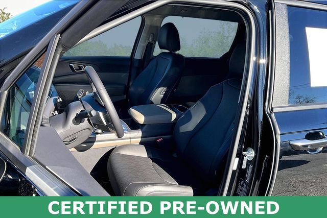 Certified 2025 Kia Carnival EX image 24