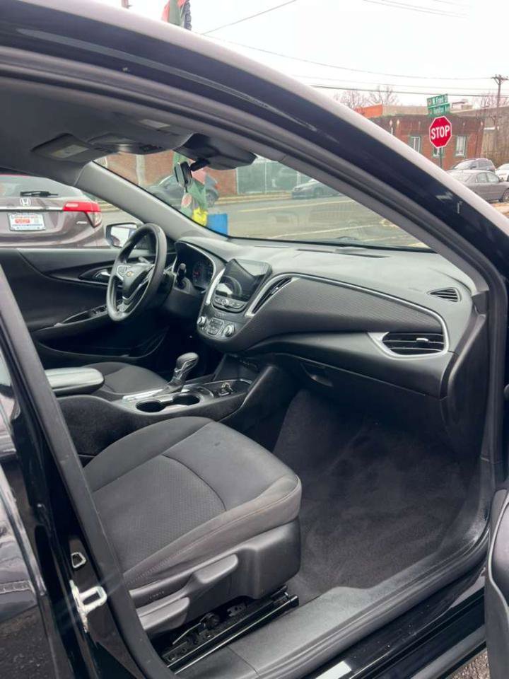 Used 2023 Chevrolet Malibu LT image 27