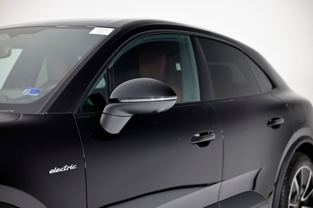New 2026 Porsche Macan Electric image 12
