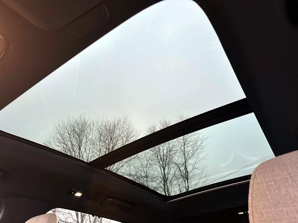 Used 2025 Volvo XC90 T8 Ultra image 28