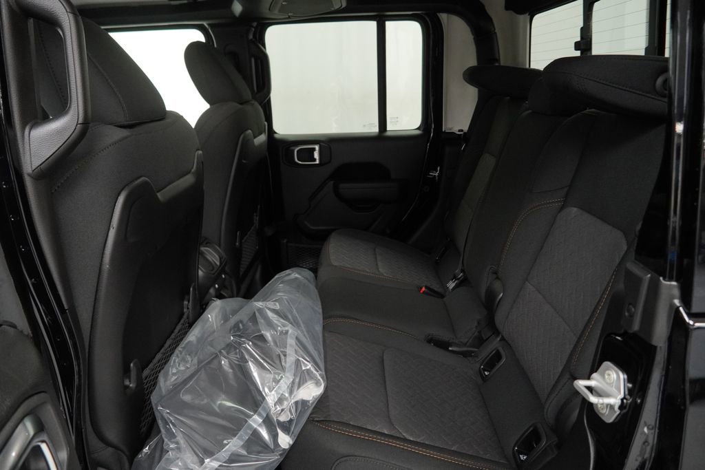 New 2026 Jeep Gladiator Mojave w/ Safety Group image 18