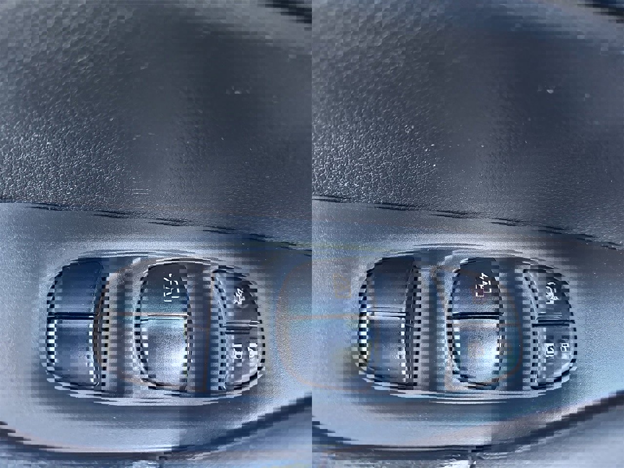 Used 2016 Nissan Rogue SL w/ SL Premium Package image 27