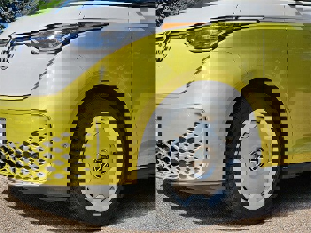 New 2025 Volkswagen ID. Buzz 1st Edition image 8