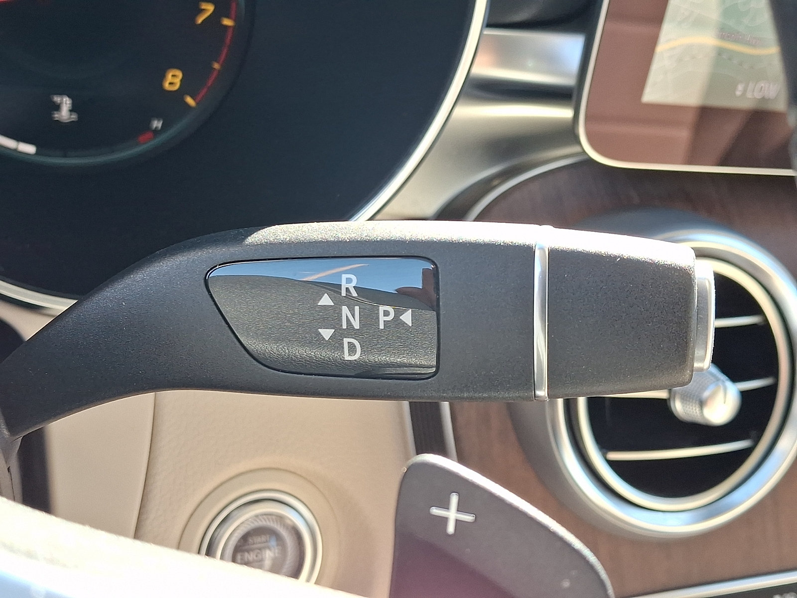 Used 2022 Mercedes-Benz GLC 300 4MATIC image 15