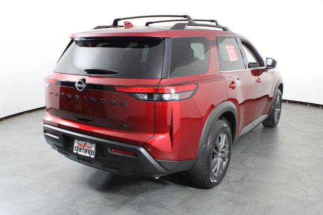 Certified 2024 Nissan Pathfinder SV w/ Black Appearance Package FWD image 4