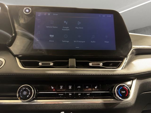 Used 2025 Chevrolet Equinox LT image 3