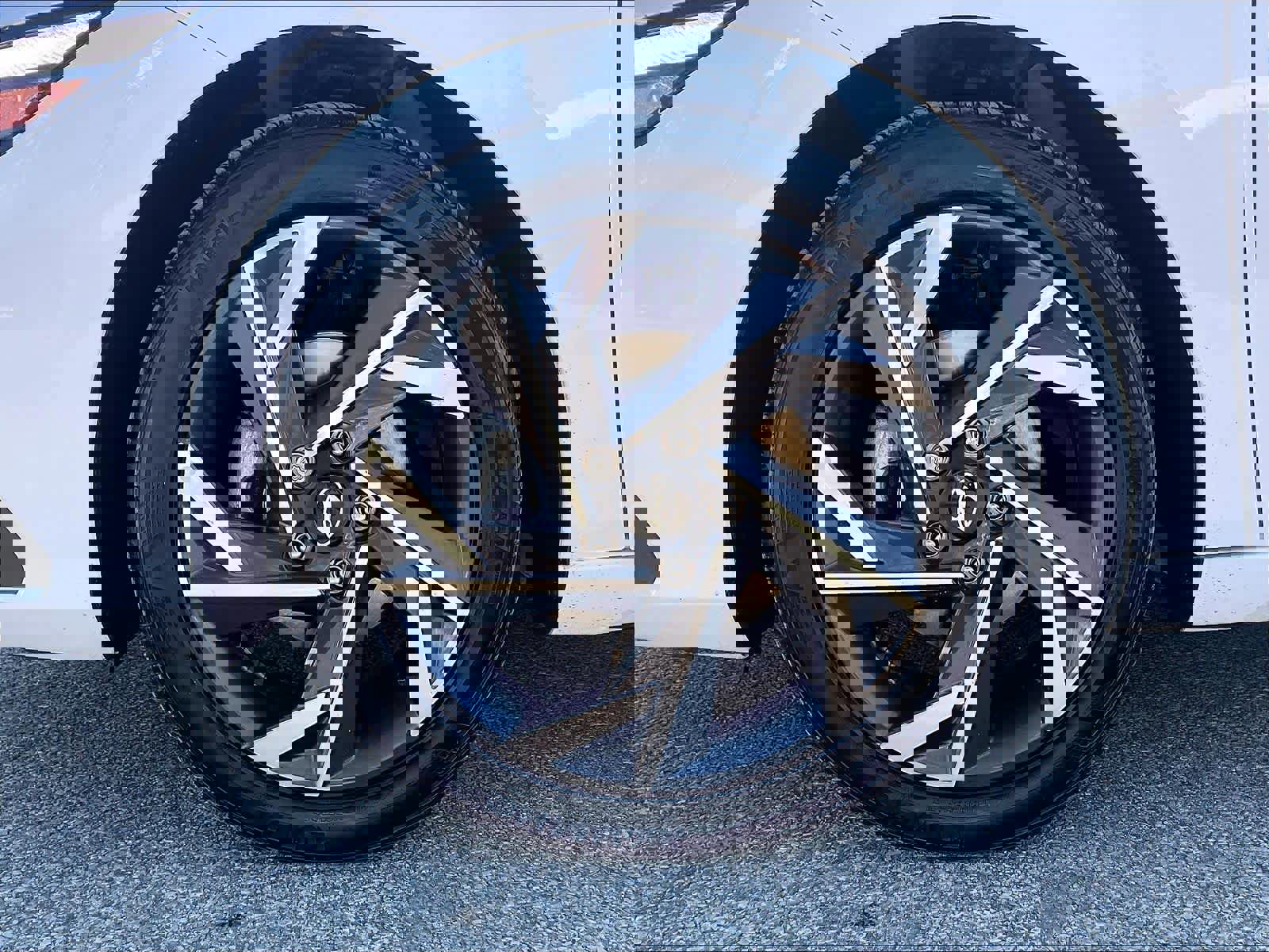 Certified 2025 Hyundai Elantra Sport image 14