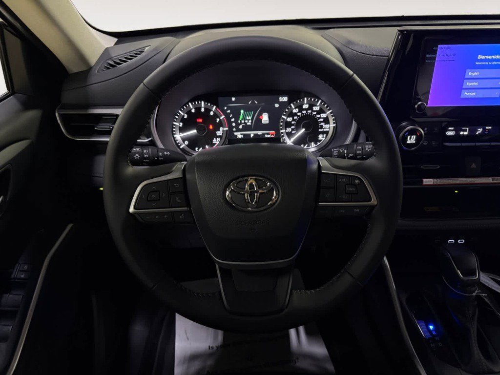 New 2026 Toyota Highlander XLE image 12