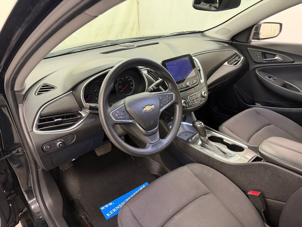 Used 2019 Chevrolet Malibu LT FWD image 17