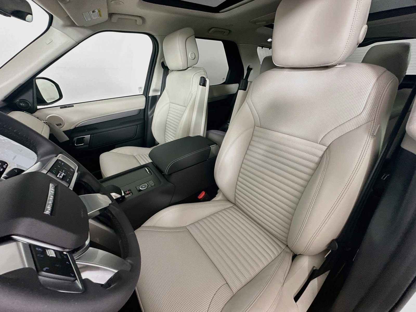 New 2026 Land Rover Discovery Limited Edition AWD/4WD image 35