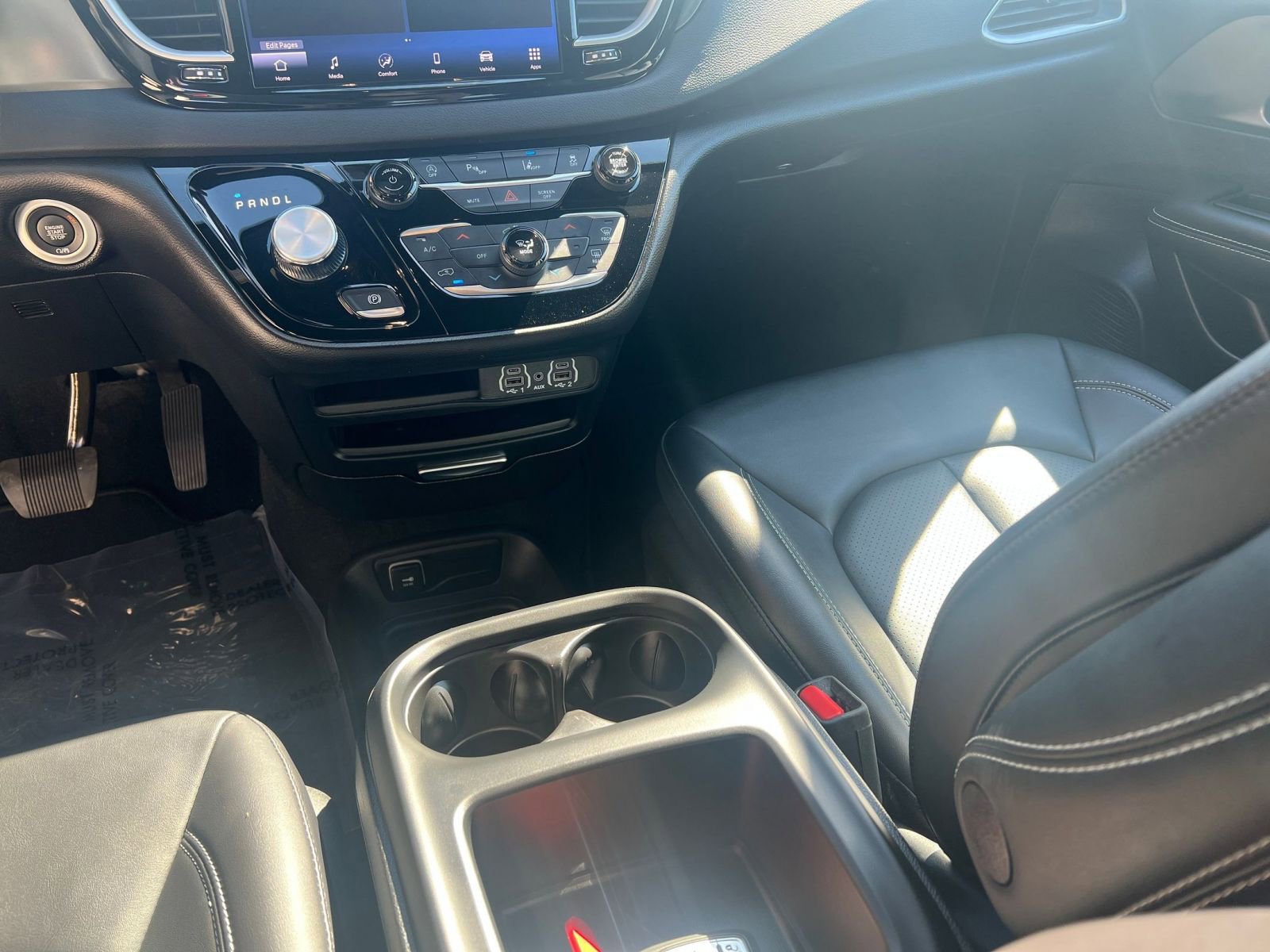 Used 2025 Chrysler Pacifica Select image 44