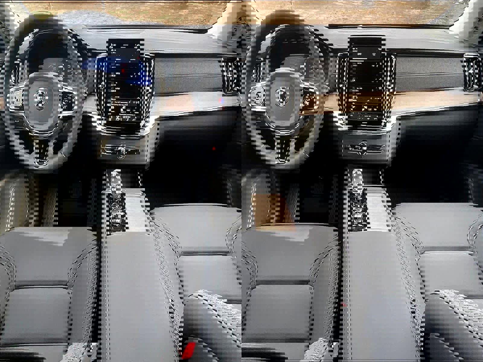 New 2026 Volvo XC90 B5 Plus w/ Protection Package AWD/4WD image 7