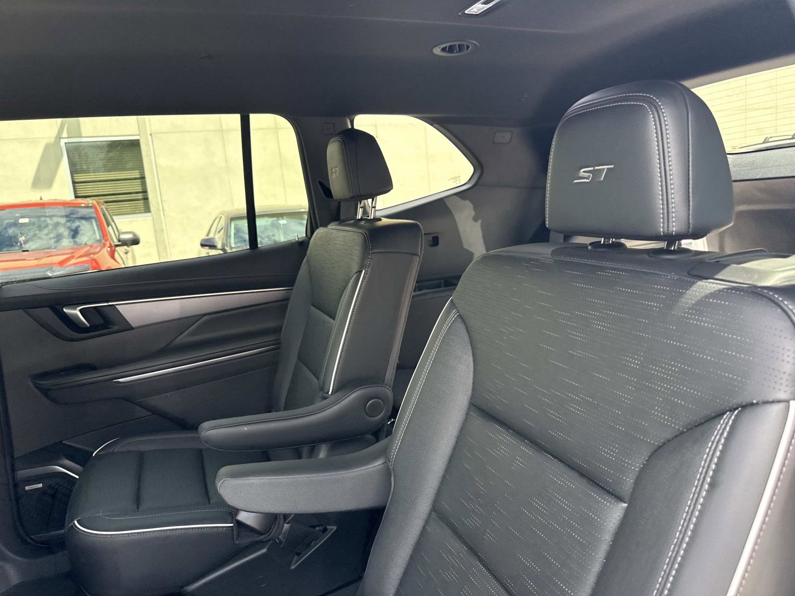 Used 2025 Buick Enclave Sport Touring image 15