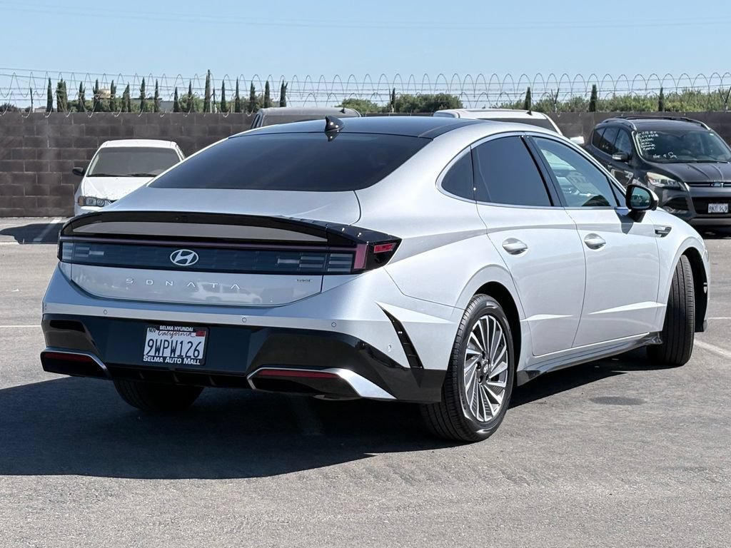 Used 2025 Hyundai Sonata Limited FWD image 5