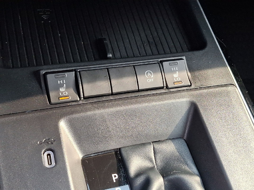 Used 2026 Toyota Corolla Cross XLE w/ Convenience Package FWD image 25