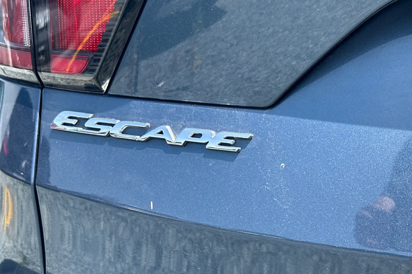 Used 2018 Ford Escape SE FWD image 13