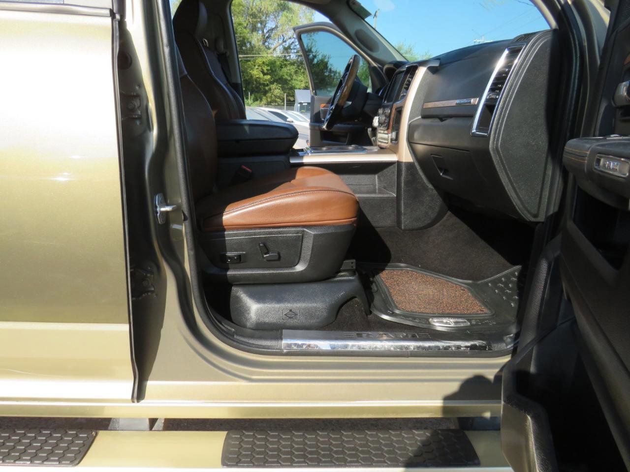 Used 2015 RAM 1500 Laramie Longhorn w/ Convenience Group AWD/4WD image 36