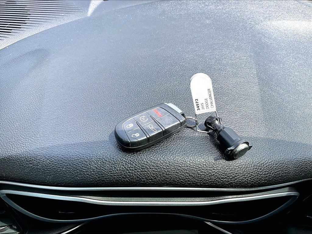 Used 2015 Dodge Challenger R/T Plus RWD image 12