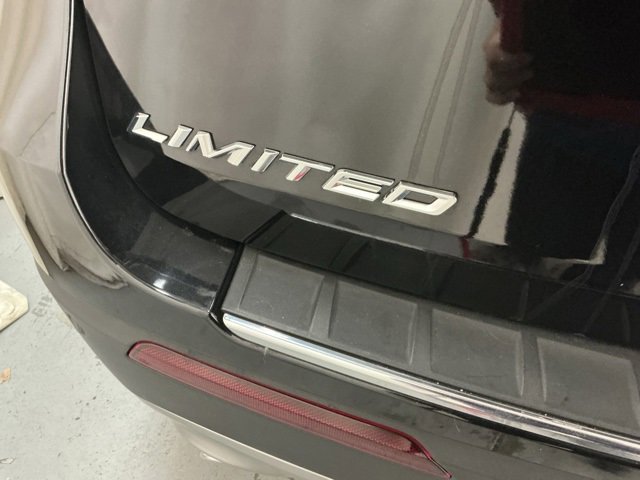 Used 2022 Ford Explorer Limited w/ Hybrid Equipment Group 310A image 6