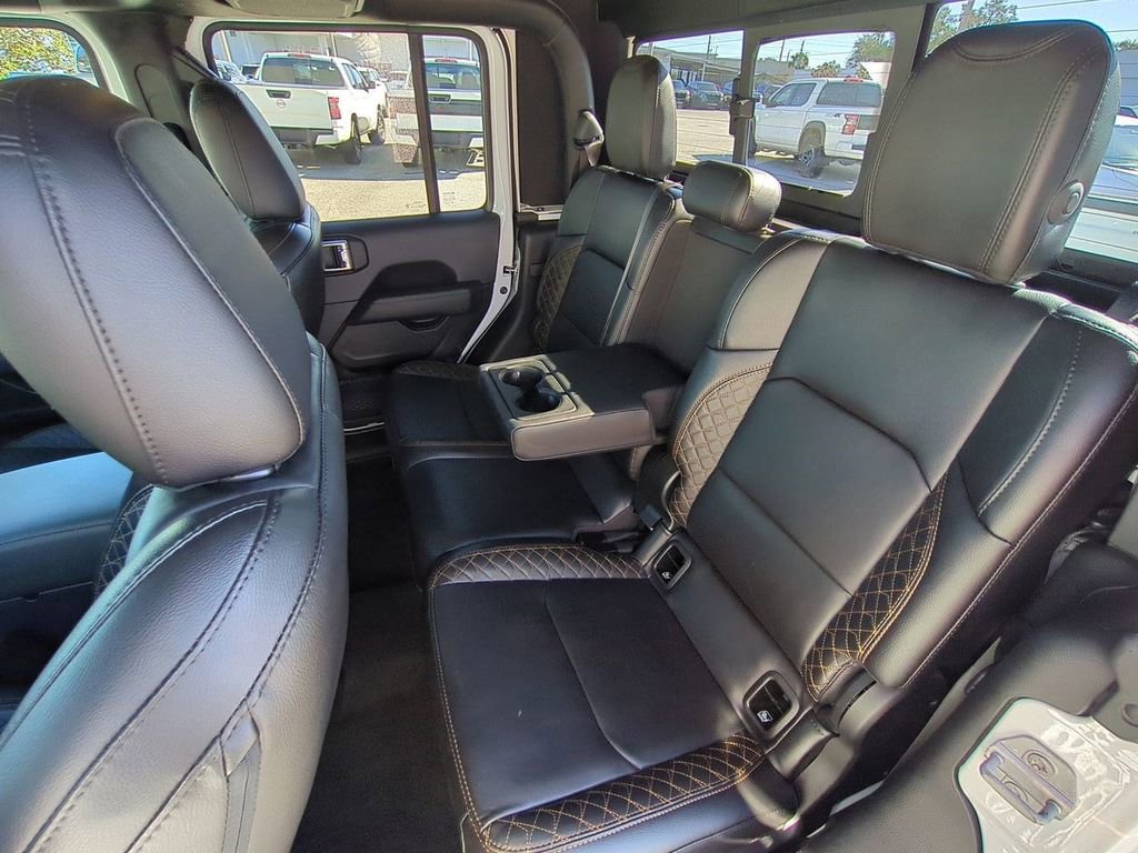 Used 2021 Jeep Gladiator Overland image 14