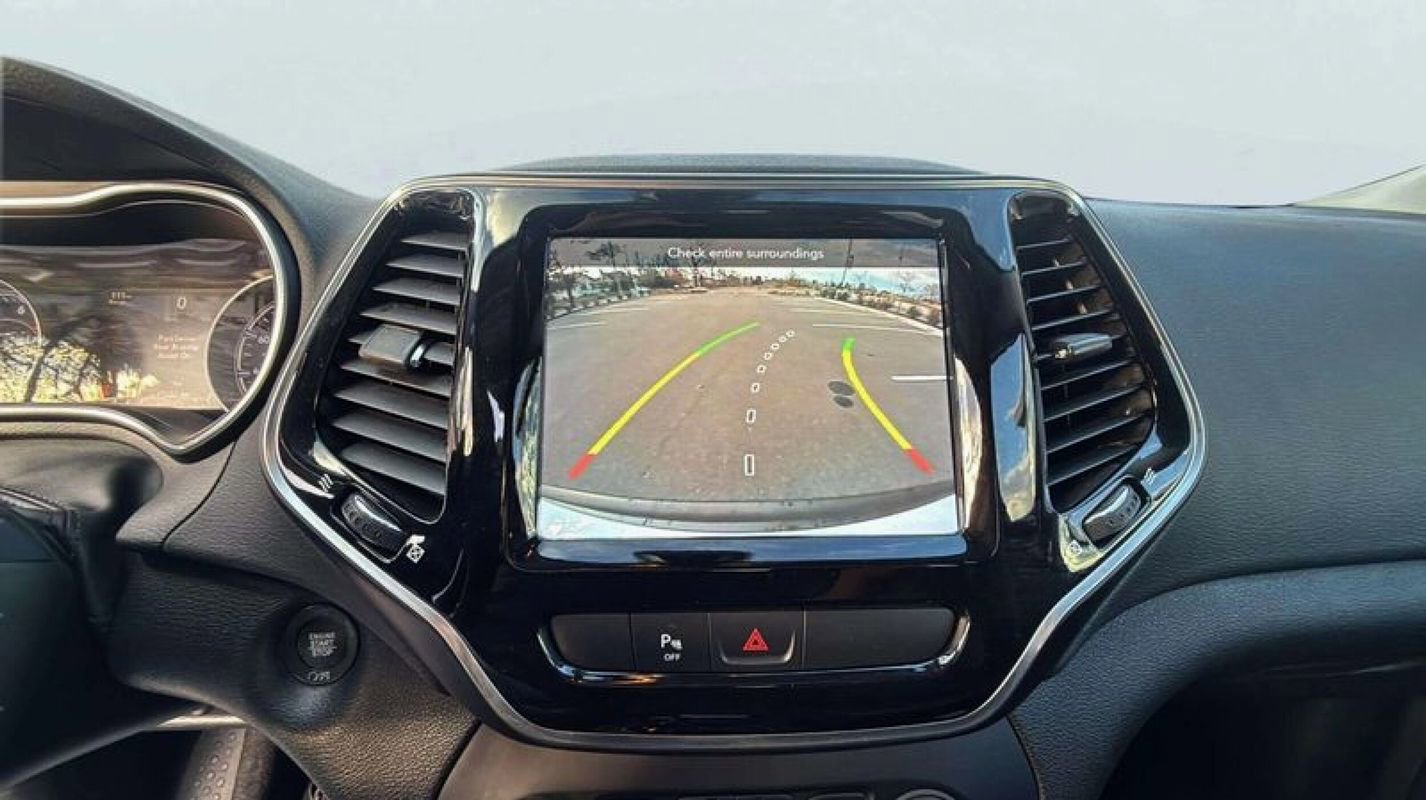 Used 2020 Jeep Cherokee Limited image 12