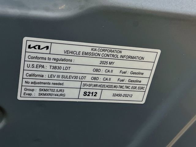 Certified 2025 Kia Sorento LX FWD image 33