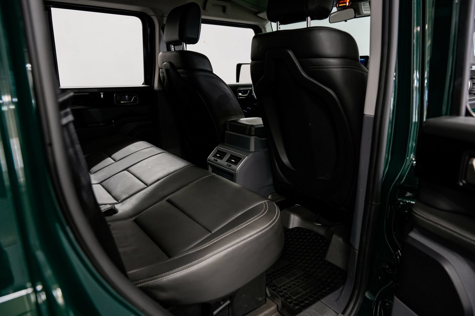 Used 2024 INEOS Grenadier AWD/4WD image 30
