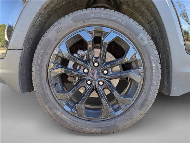 Used 2022 GMC Terrain SLE w/ Driver Convenience Package image 13