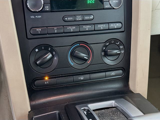 Used 2009 Ford Mustang Convertible image 15